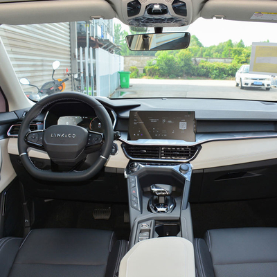 2023 Remix Pro Lynk Co 06 Phev Pequeño SUV Cargador de pistola Cinco asientos SUV Velocidad máxima 200km/h