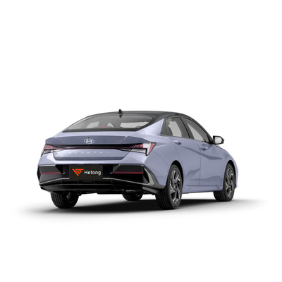 2023 Hyundai Elantra 1.5L CVT FWD Auto de gasolina con las dimensiones 4720x1810x1415mm
