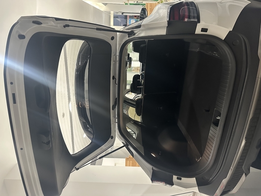 2022 Kia Lion Platinum Endurance 210 SUV híbrido con bajo consumo de combustible y luz diurna LED