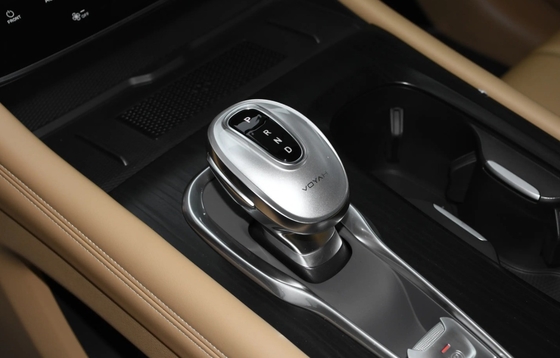Chery Tiggo 8 Pro coche eléctrico con color interior oscuro y delantero 4 trasero 2 radar