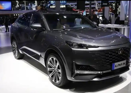 2023 Changan Uni-K SUV de 5 puertas y 5 asientos 2.0T 233 caballos de fuerza Ajuste manual del asiento del copiloto