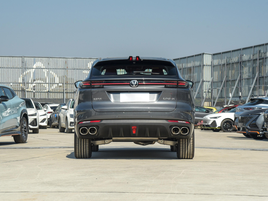 130 km NEDC Kilometraje Changan Uni-K SUV de gasolina 2024 Modelo 1845kg Peso en el borde 2.0T Motor