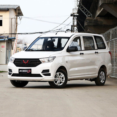 Entrega de LHD Wuling Glory V Minibús de gasolina 1.5L de alta velocidad 100km / h caja de cambios manual