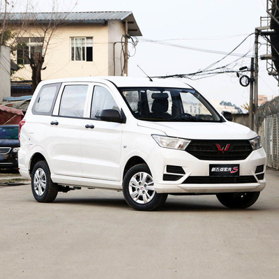 Entrega de LHD Wuling Glory V Minibús de gasolina 1.5L de alta velocidad 100km / h caja de cambios manual