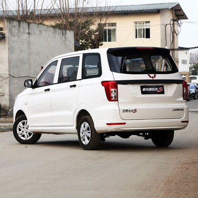 Entrega de LHD Wuling Glory V Minibús de gasolina 1.5L de alta velocidad 100km / h caja de cambios manual