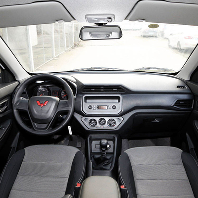 Entrega de LHD Wuling Glory V Minibús de gasolina 1.5L de alta velocidad 100km / h caja de cambios manual