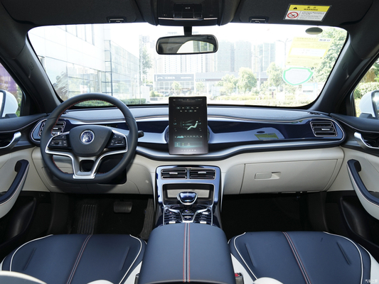 Personalizado 2023 Byd Qin Plus Sedan de coches eléctricos para 4 puertas y 5 asientos