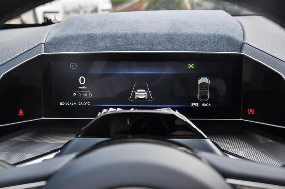Vehículos energéticos rojo / azul personalizados Zeeker 001 Coches eléctricos con 616 km de kilometraje integrado