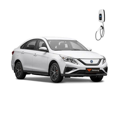 Dongfeng Fengxing S50 T1 T5 E1 M5 5 asientos 415 km Sedan eléctrico puro 4705 * 1790 * 1540 mm