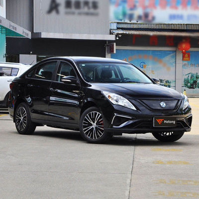 Dongfeng Fengxing S50 T1 T5 E1 M5 5 asientos 415 km Sedan eléctrico puro 4705 * 1790 * 1540 mm
