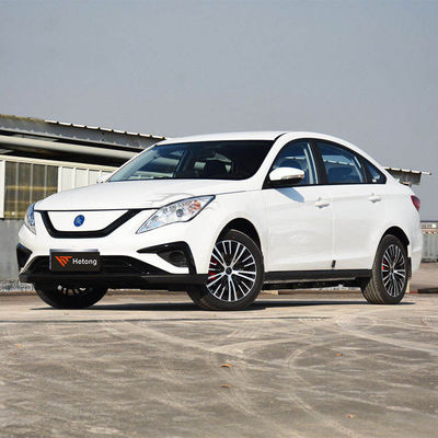 Dongfeng Fengxing S50 T1 T5 E1 M5 5 asientos 415 km Sedan eléctrico puro 4705 * 1790 * 1540 mm