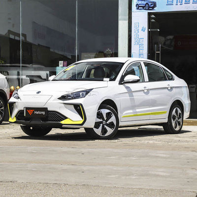 Dongfeng E70 Pro Vehículo eléctrico de alta velocidad con 5 asientos y batería de litio ternario