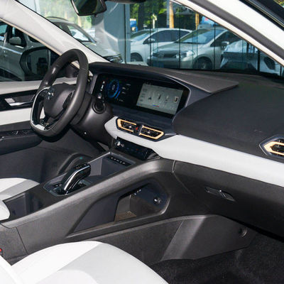 Dongfeng E70 Pro Vehículo eléctrico de alta velocidad con 5 asientos y batería de litio ternario
