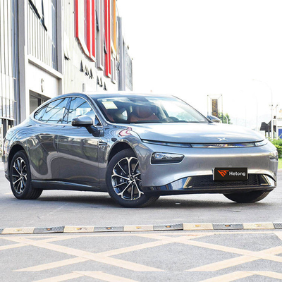 2022 Xpeng P7 586G Vehículo eléctrico de 4 ruedas 5 asientos de alta velocidad Coches chinos rojos y blancos