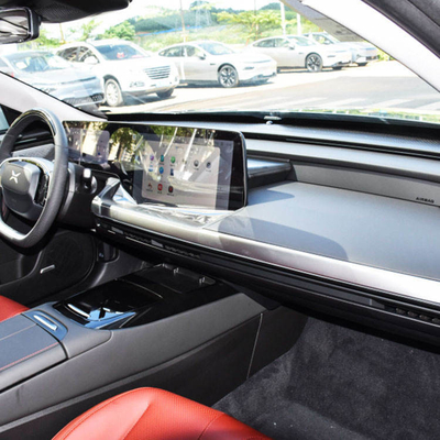 2022 Xpeng P7 586G Vehículo eléctrico de 4 ruedas 5 asientos de alta velocidad Coches chinos rojos y blancos