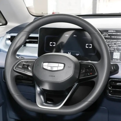 Geometría E 2022 401KM Linglong Tiger 4 asientos Pequeño SUV eléctrico con adulto blanco