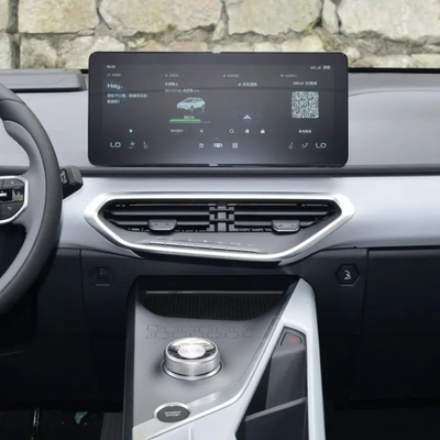 Geometría E 2022 401KM Linglong Tiger 4 asientos Pequeño SUV eléctrico con adulto blanco