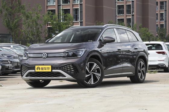 El SUV compacto de lujo con techo solar y energía eléctrica pura