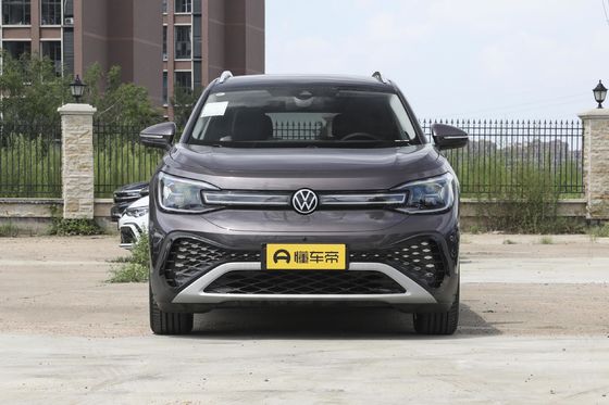 El SUV compacto de lujo con techo solar y energía eléctrica pura