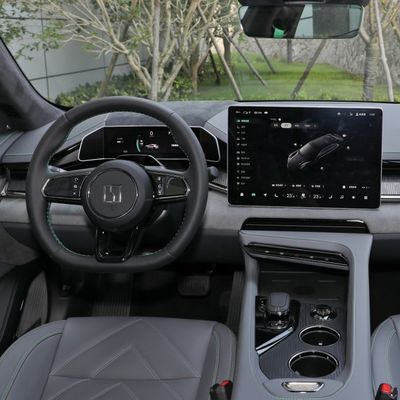 Automóvil energético chino ZEEKR rojo/azul personalizado con automóvil eléctrico de alta velocidad