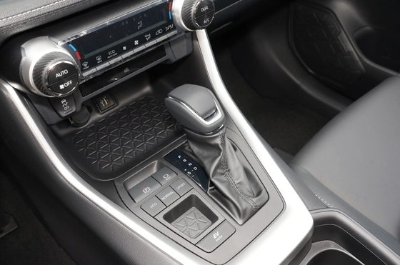 Geely Binyue 1.5T DCT 5 puertas 5 asientos Automático Mano izquierda Dirección Venta superior de vehículos utilitarios SUV