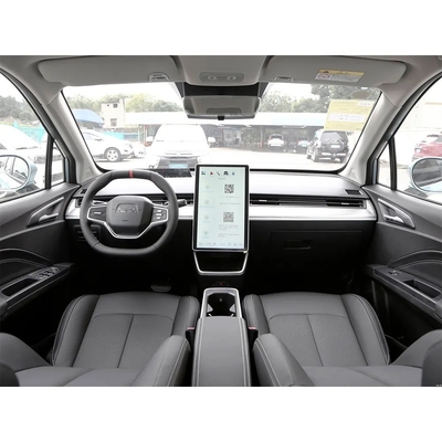 2022 Neta V 300 Lite Vehículo eléctrico de 4 ruedas con 5 asientos y potencia máxima de 120 kW